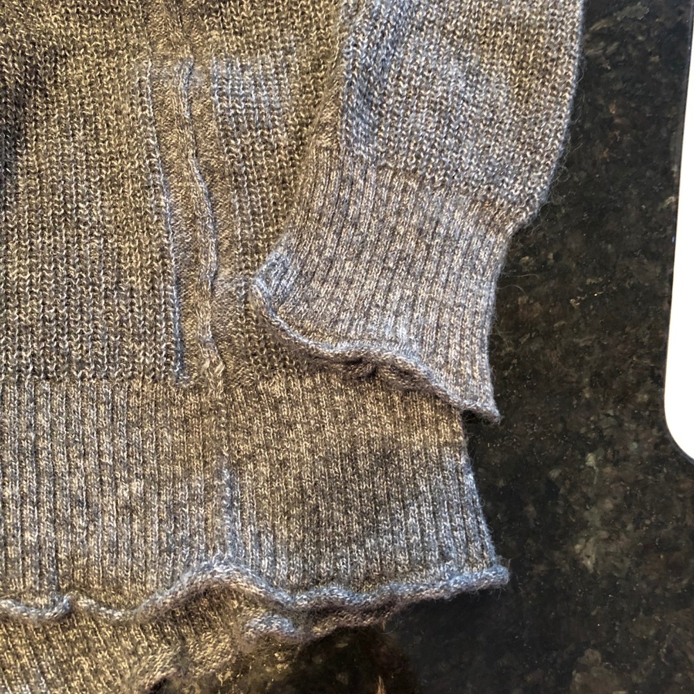 Gray Gap Knit Sweater - image 3
